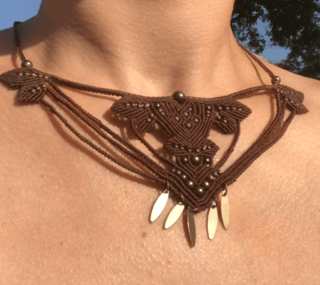 Plastron feuille