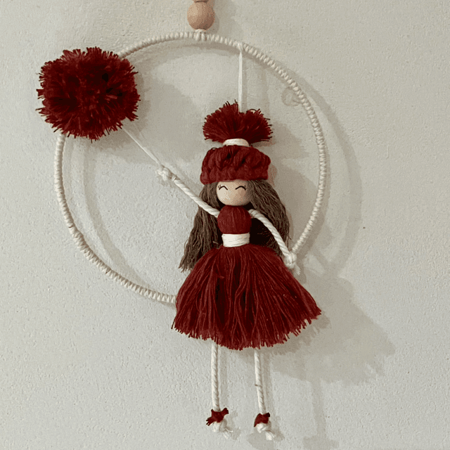 Fillette hiver rouge